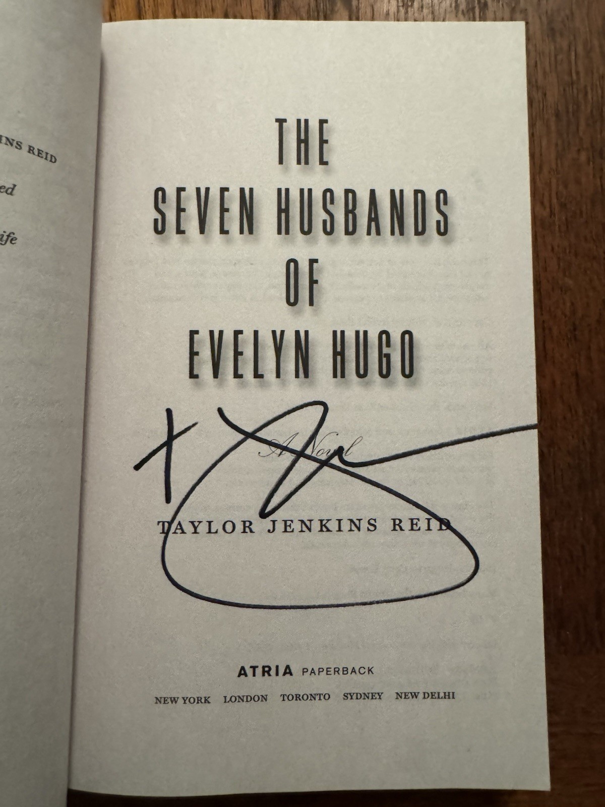 Seven Husbands of Evelyn Hugo : Taylor Jenkins Reid – Signed by Author