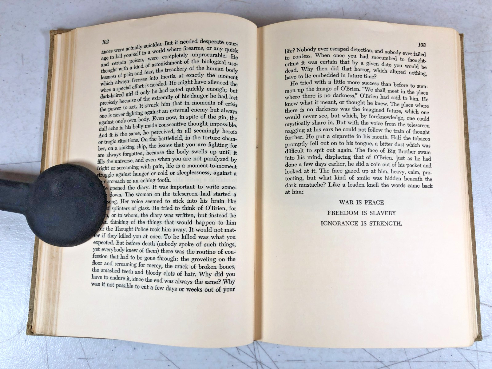 Nineteen Eighty-Four, George Orwell 1949 E-104