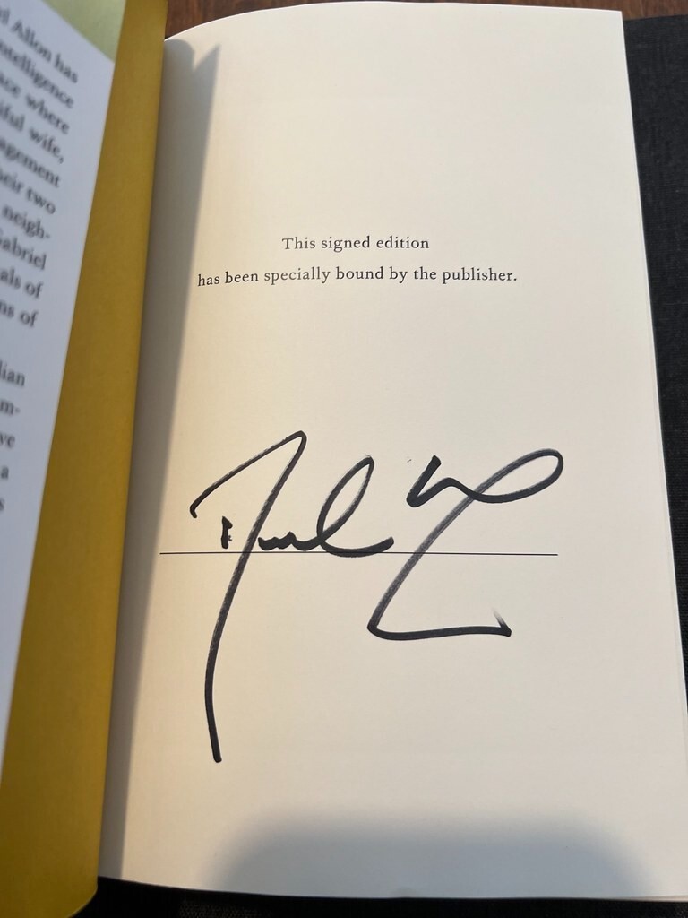 Portrait of an Unknown Woman by Daniel Silva Signed 1st Hardback Brand New 2022
