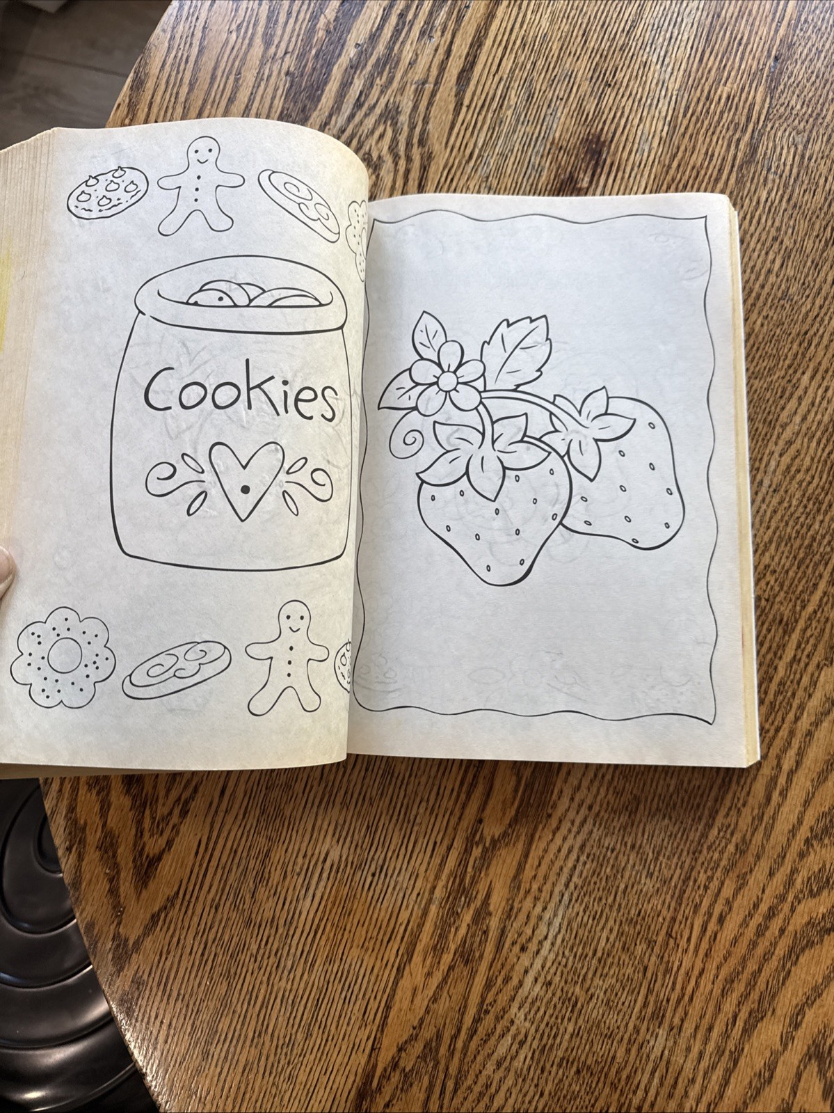 Strawberry Shortcake: : 400 Pages of Coloring Fun! (Strawberry Shortcake) BB
