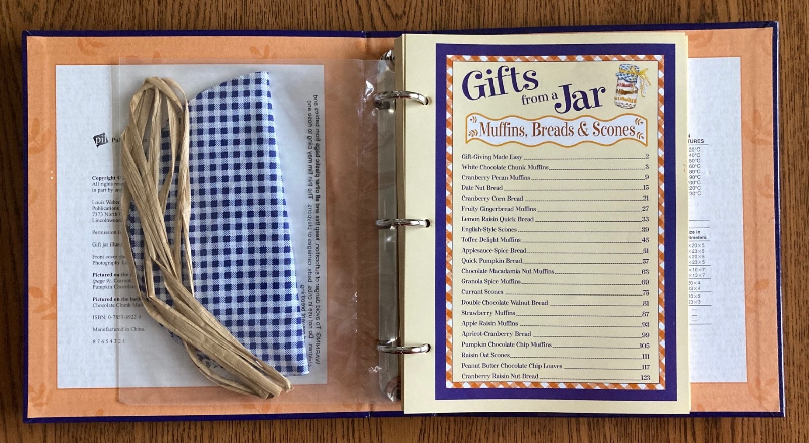 Lot of 4 COOKBOOKS GIFTS FROM A JAR 3 RING COOKBOOKS Fabric & Raffia & IN A JAR