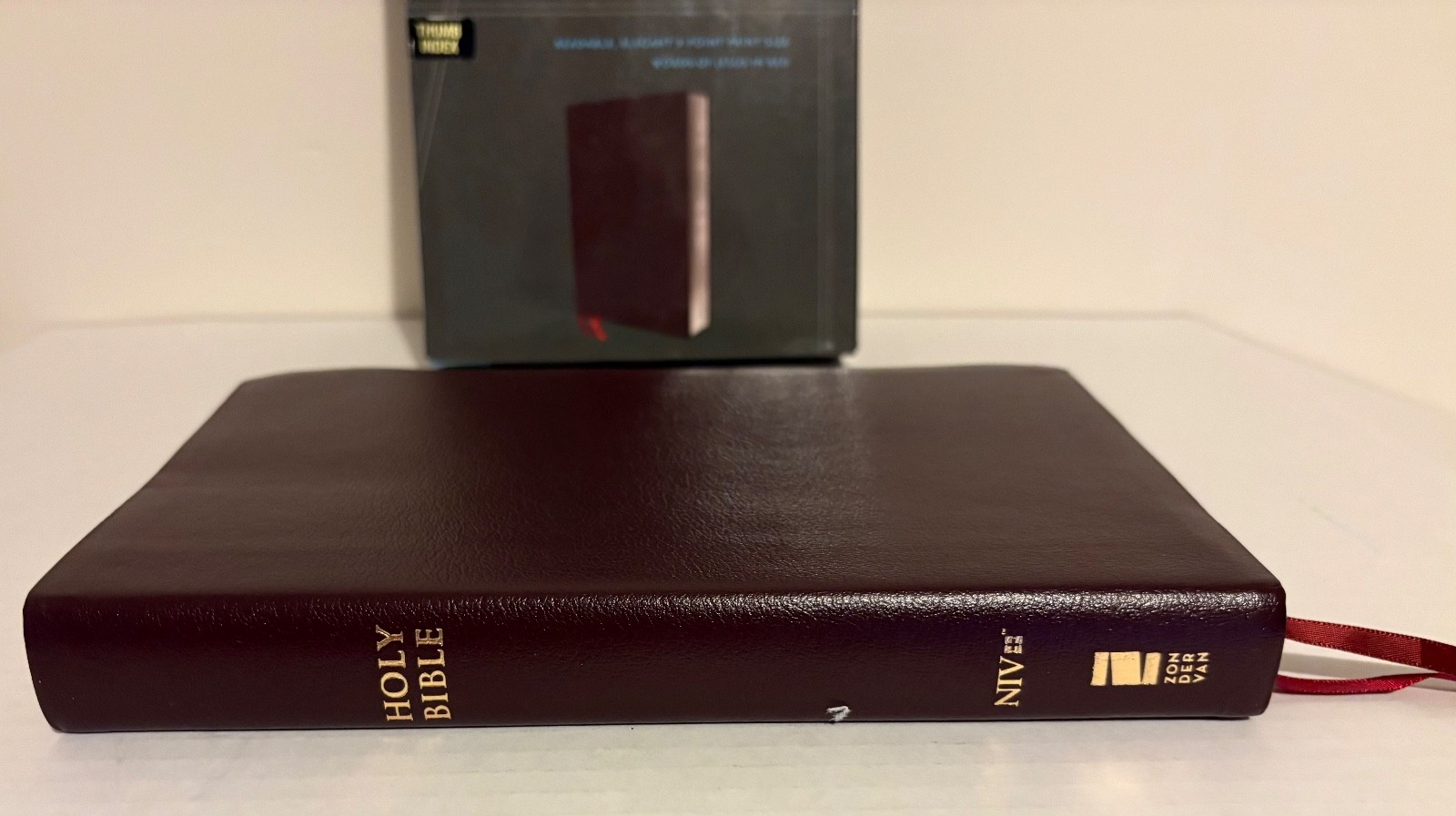 NIV, Thinline Reference Bible, Bonded Leather, Burgundy, Red Letter Edition NICE