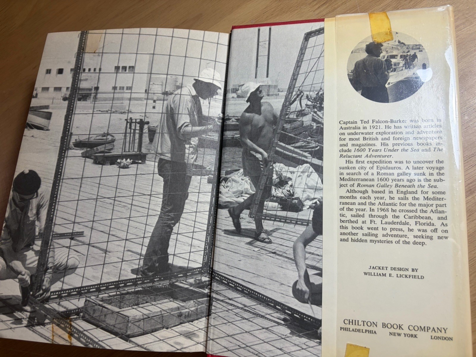 Shark Cage Under the Red Sea Ted Falcon-Barker 1969 HCDJ 1st Ex-Lib