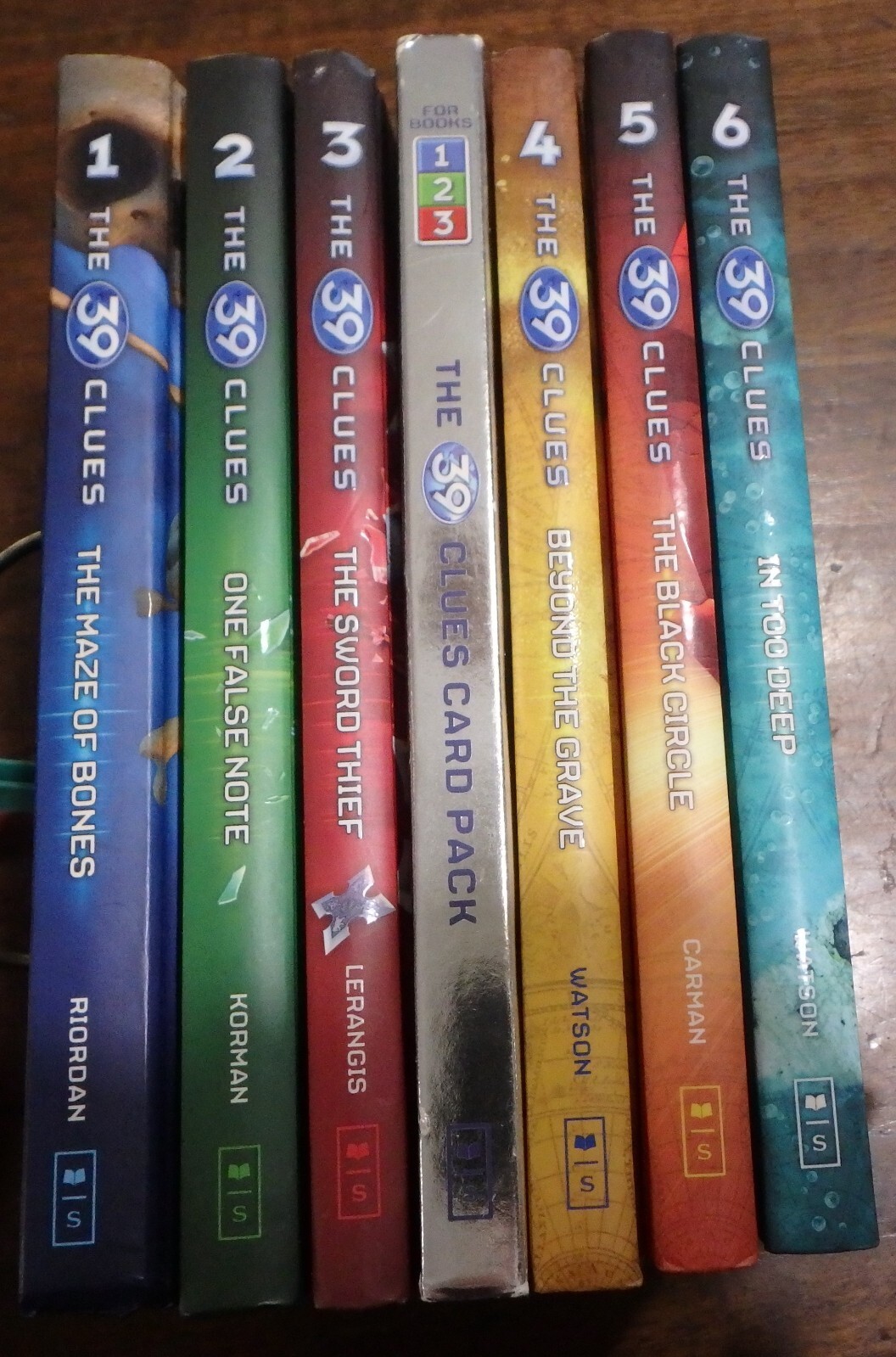 39 Clues Books 1-6, 1 unopened card pack for 1-3 BKST14