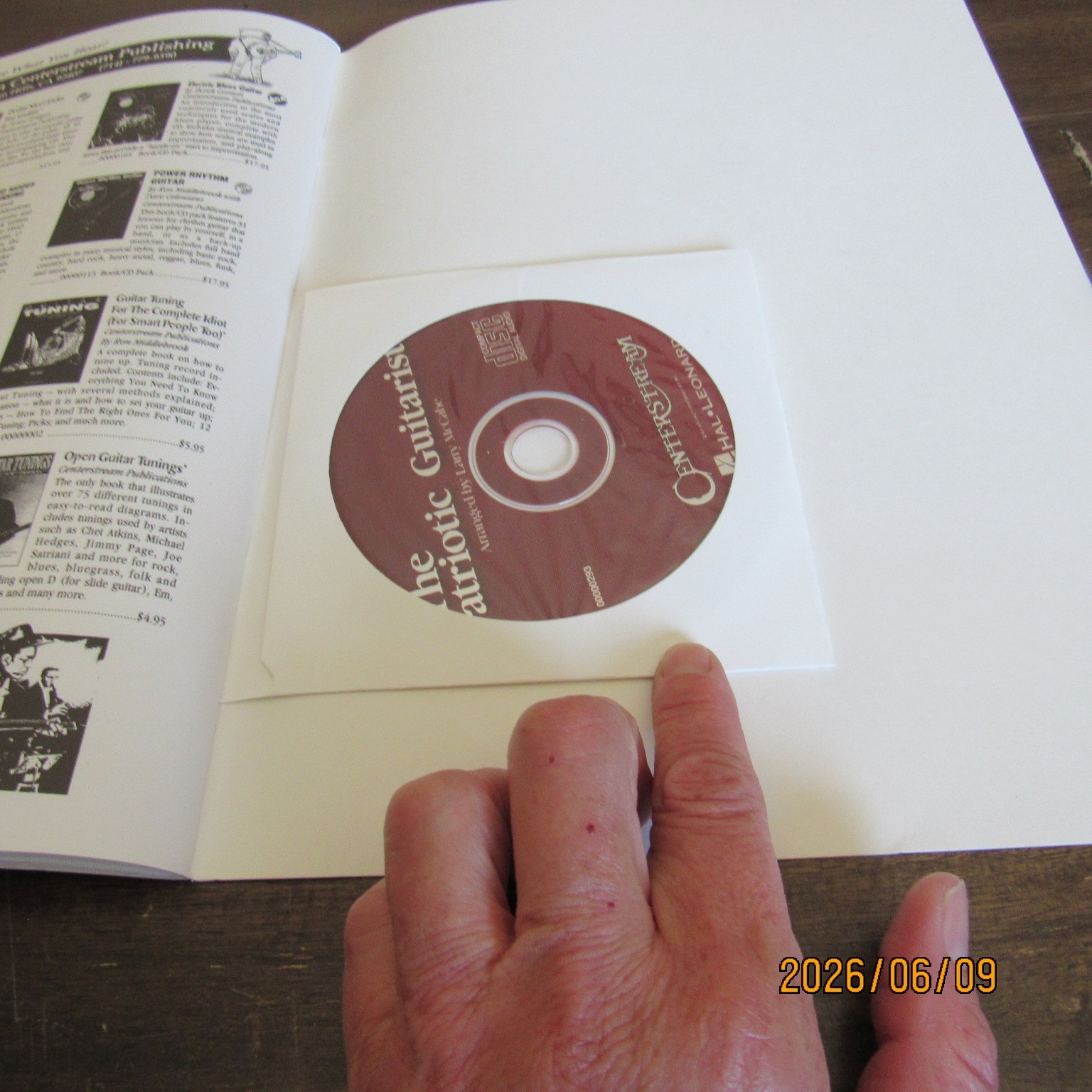 The Patriotic Guitarist-22 Guitar Solos for Fingerpickers-Larry McCabe-CD-2002