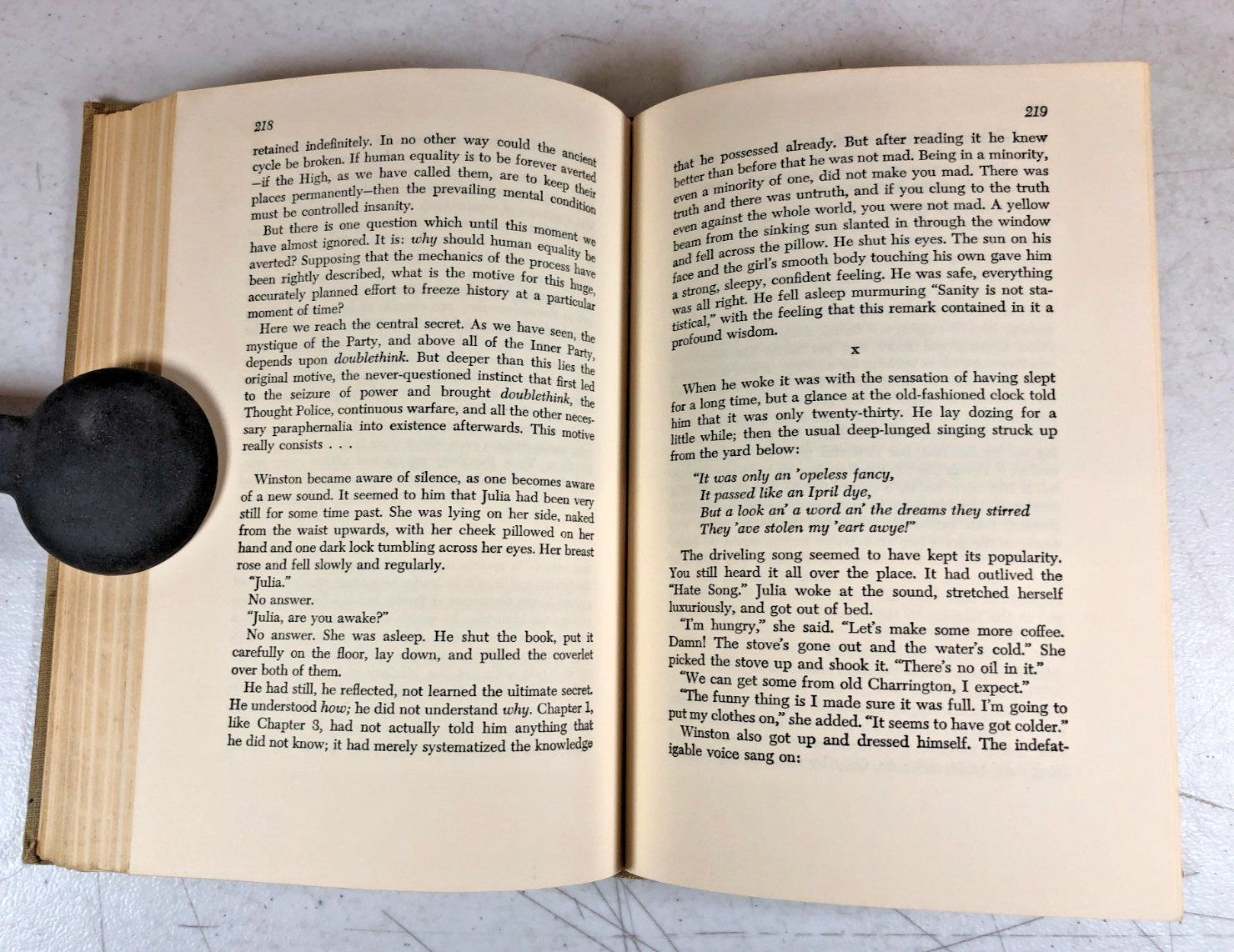 Nineteen Eighty-Four, George Orwell 1949 E-104