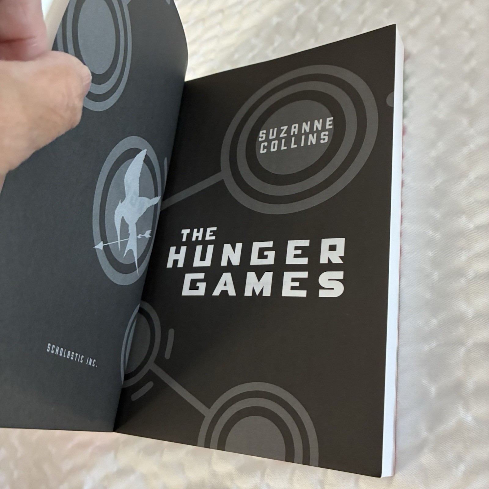 Rare Hunger Games Trilogy: Propaganda Edition 3 Book Box Set Very Good Condition